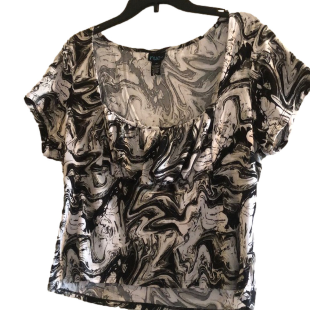 🛍🛍Rue21 Plus Size Top​​​​